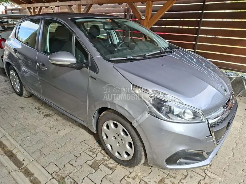 Peugeot 208 2019 photo 2