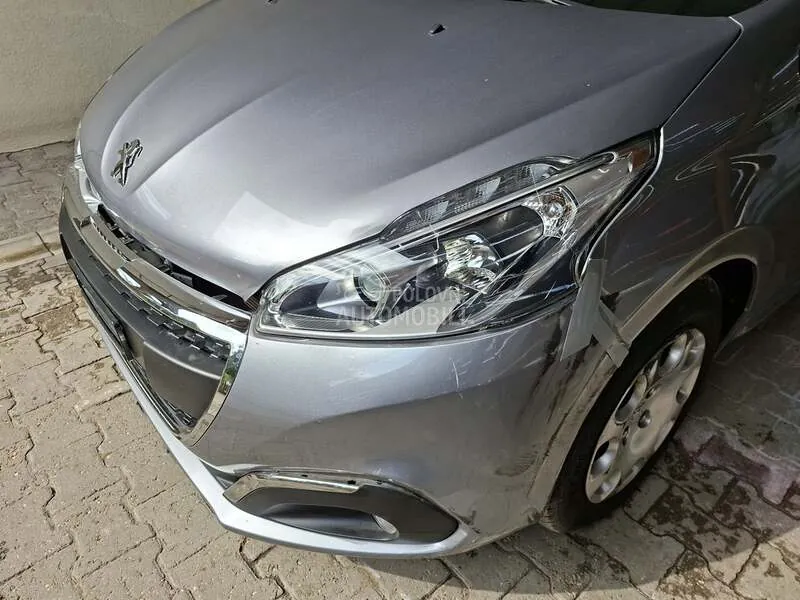 Peugeot 208 2019 photo 3