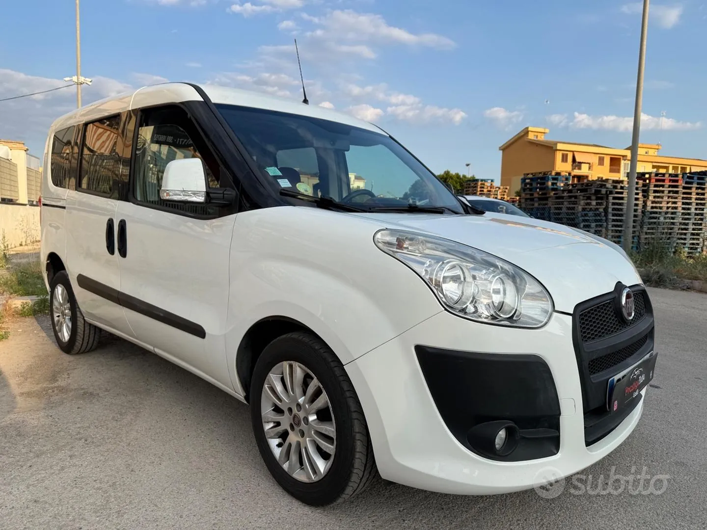 Fiat Doblò 2012 photo 2