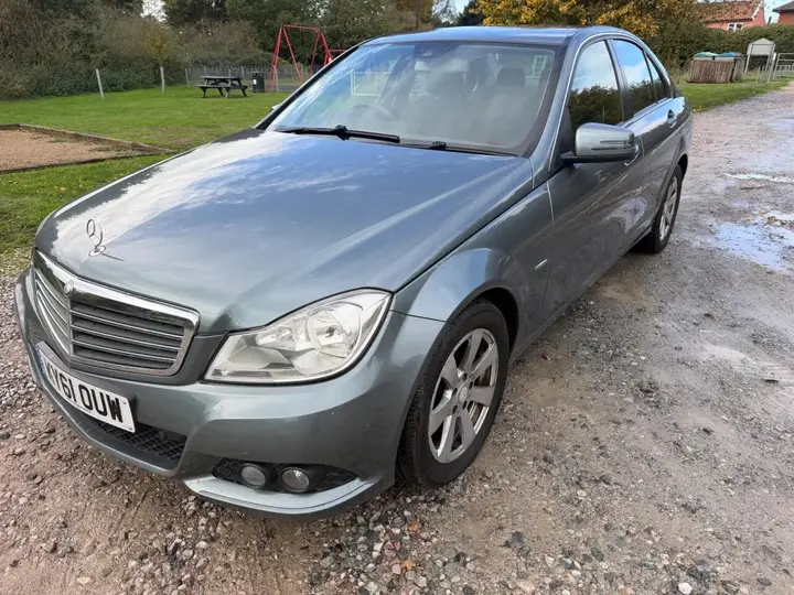 Mercedes-Benz C-Class 2011 photo 3