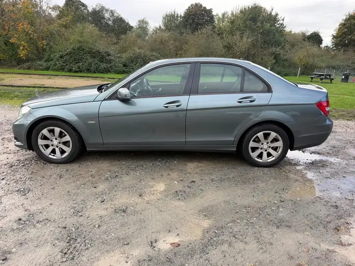 Mercedes-Benz C-Class 2011 photo 5
