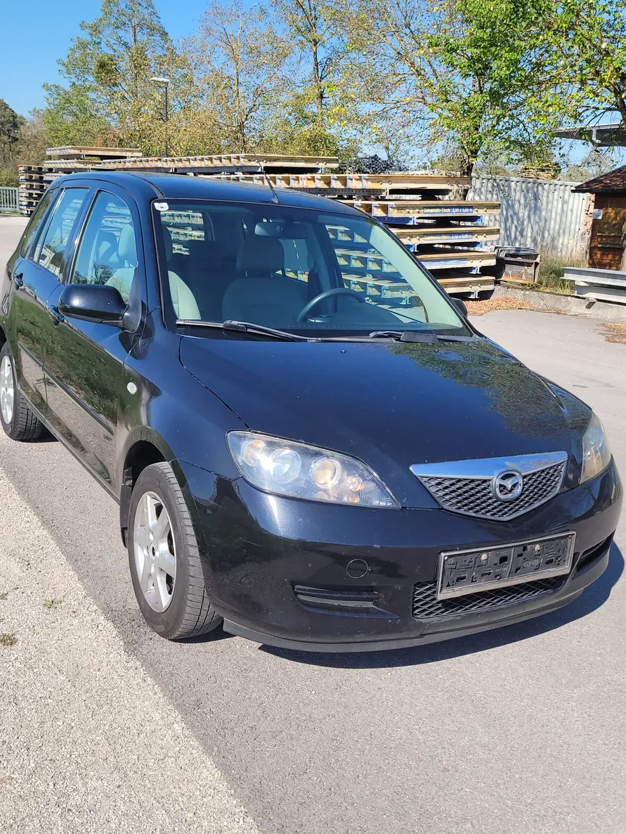 Mazda Mazda2 2006 photo 2