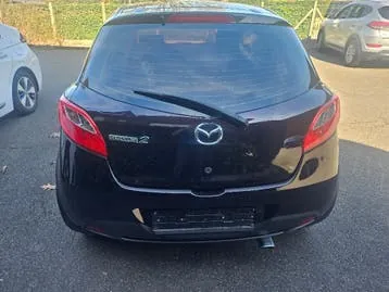 Mazda 2 2013 photo 3
