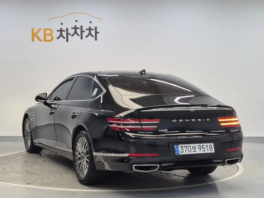Genesis G80 2022 photo 2