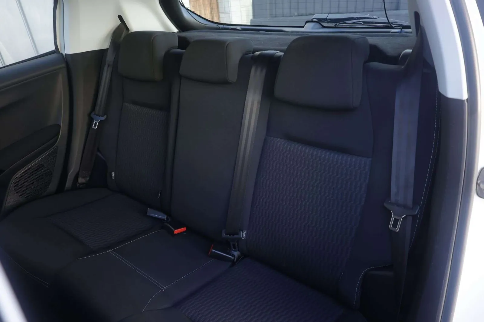 Peugeot 208 2016 photo 3