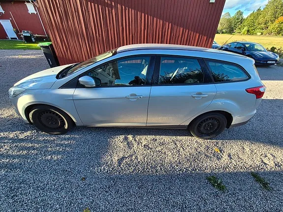 Ford Focus 2011 photo 2