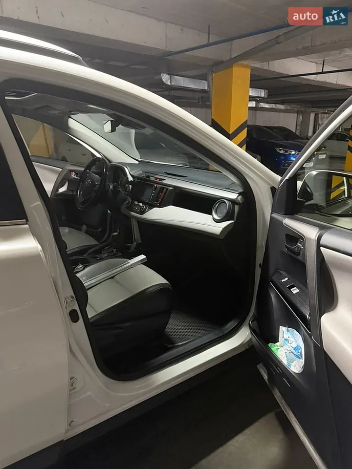 Toyota Rav4 2017 photo 5