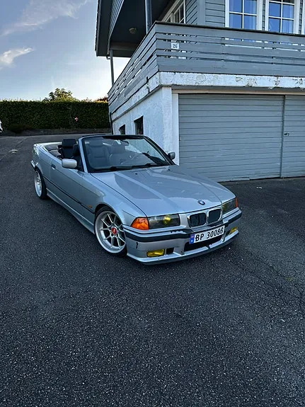 BMW 318I