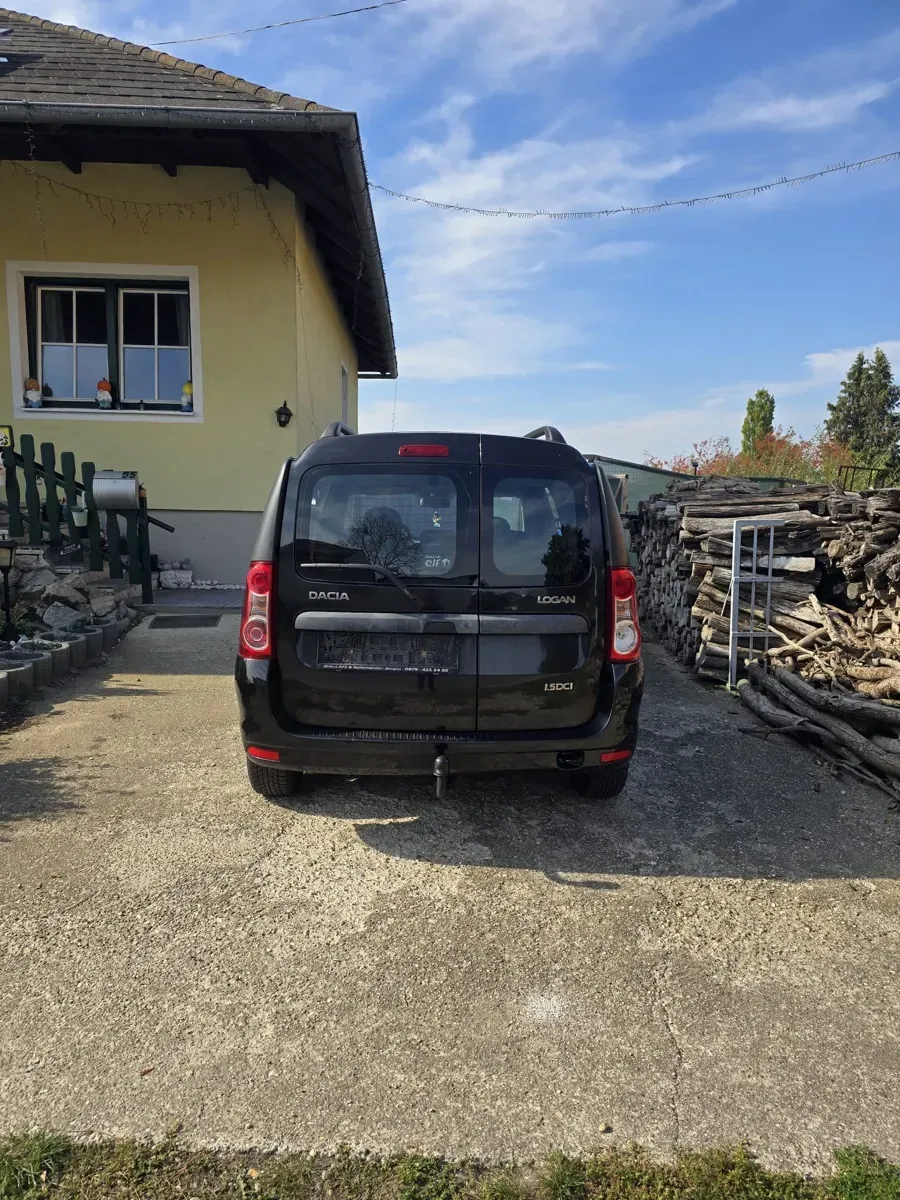 Dacia Logan 2012 photo 2
