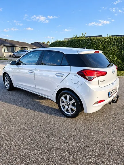 Hyundai I20 2015 photo 2