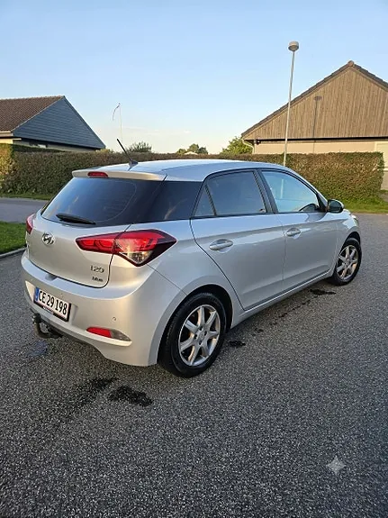 Hyundai I20 2015 photo 3