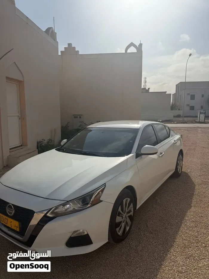 Nissan Altima 2020 photo 2