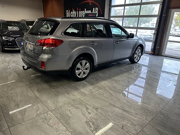 Subaru Outback 2012 photo 4