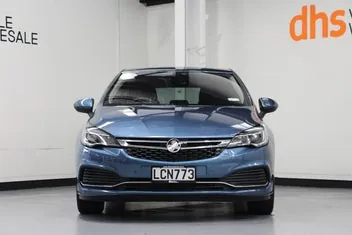 Holden Astra 2017 photo 3