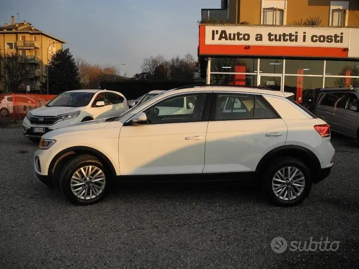 Volkswagen T-Roc 2022 photo 2