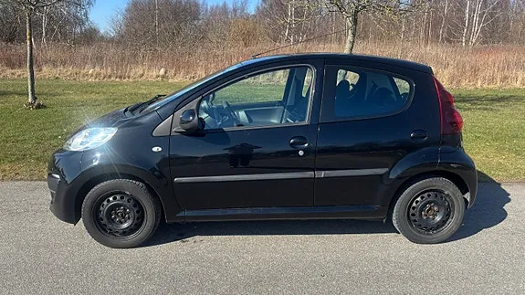Peugeot 107 2012 photo 2