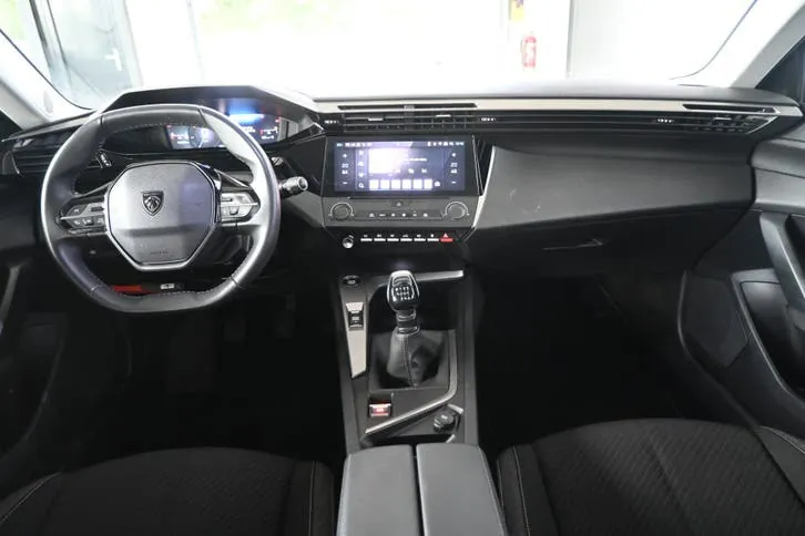 Peugeot 308 2022 photo 2