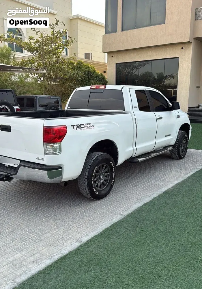 Toyota Tundra 2010 photo 3