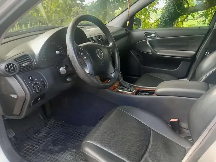 Mercedes-Benz C-Class 2000 photo 3