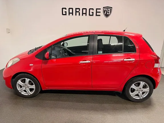 Toyota Yaris 2011 photo 2