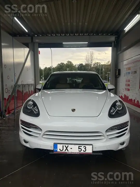 Porsche Cayenne 2014 photo 2