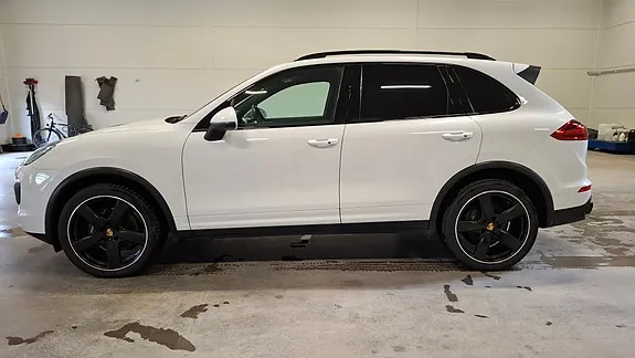 Porsche Cayenne 2016 photo 2