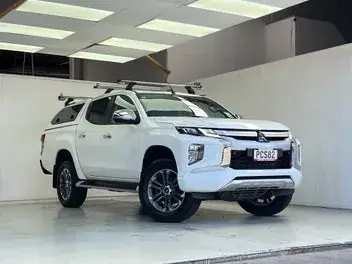 Mitsubishi Triton 2022 photo 2