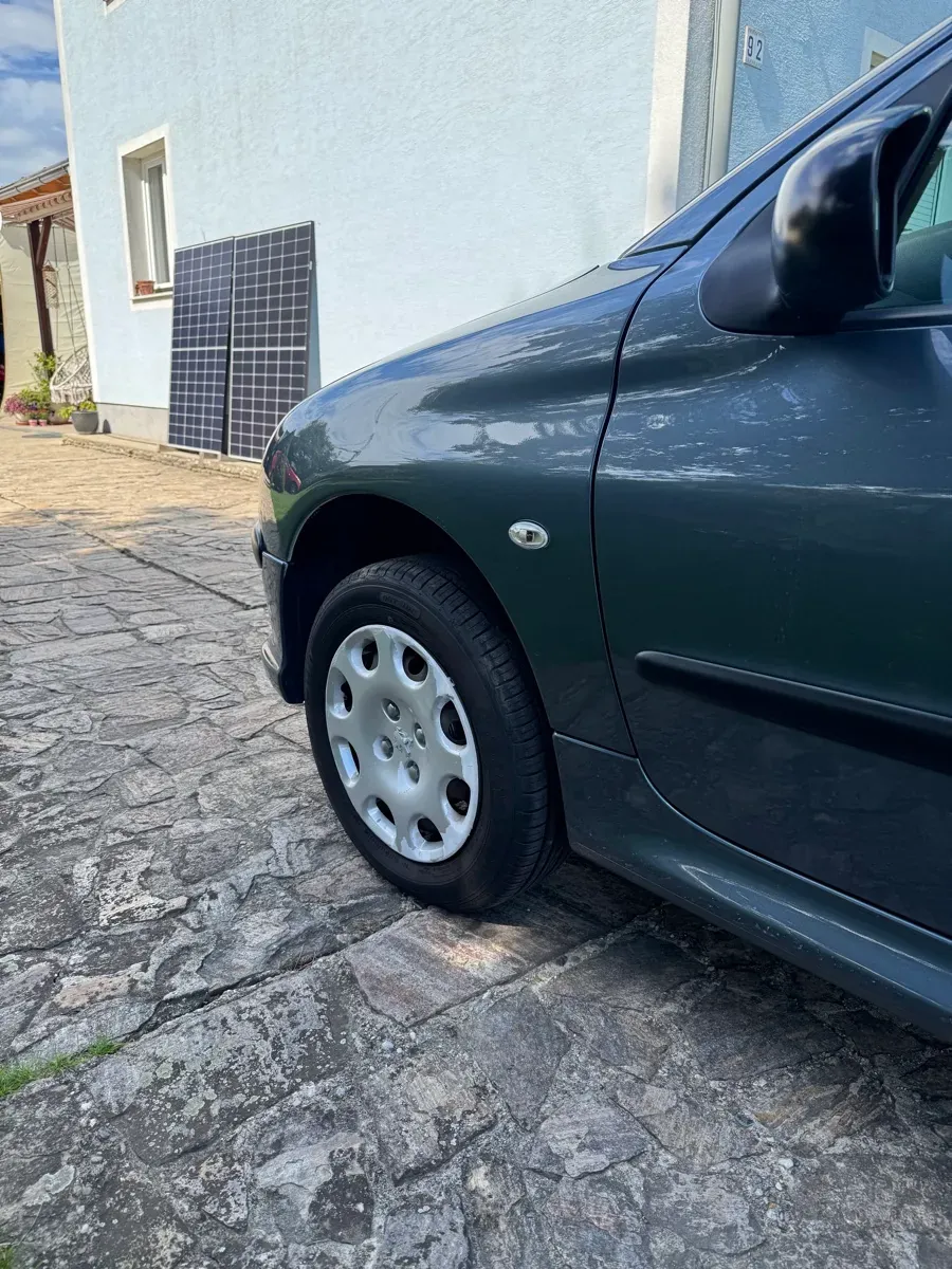 Peugeot 206 2006 photo 3