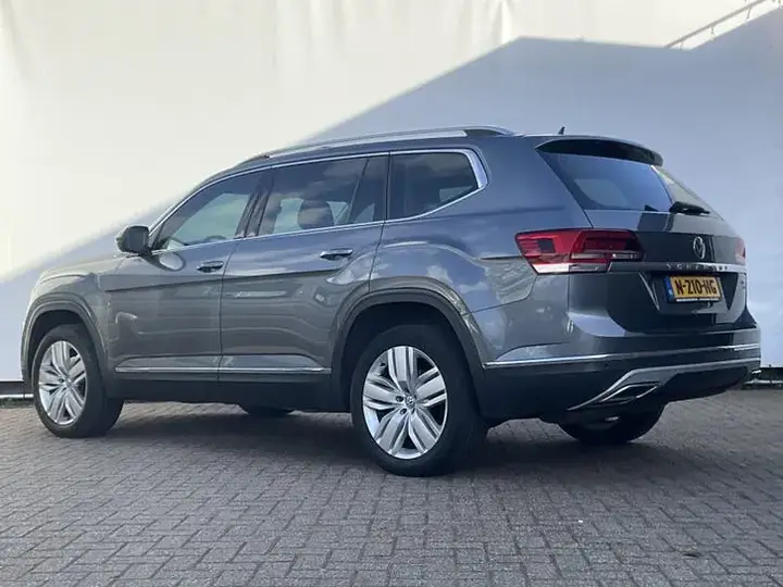 Volkswagen Touareg 2019 photo 2