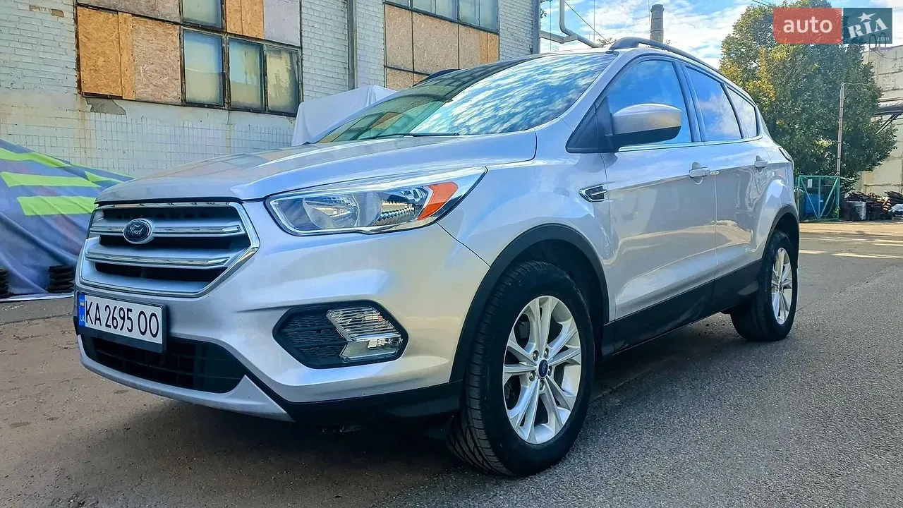 Ford Escape 2018 photo 2
