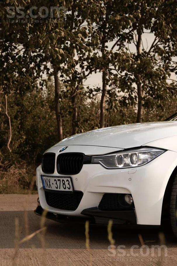 BMW 318 2015 photo 2
