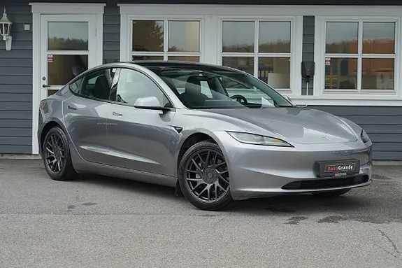 Tesla Model 3 2025 photo 2