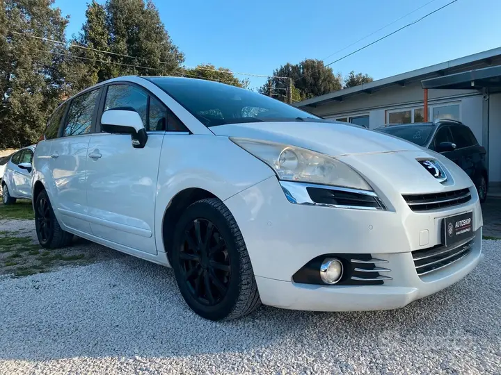 Peugeot 5008 2011 photo 3