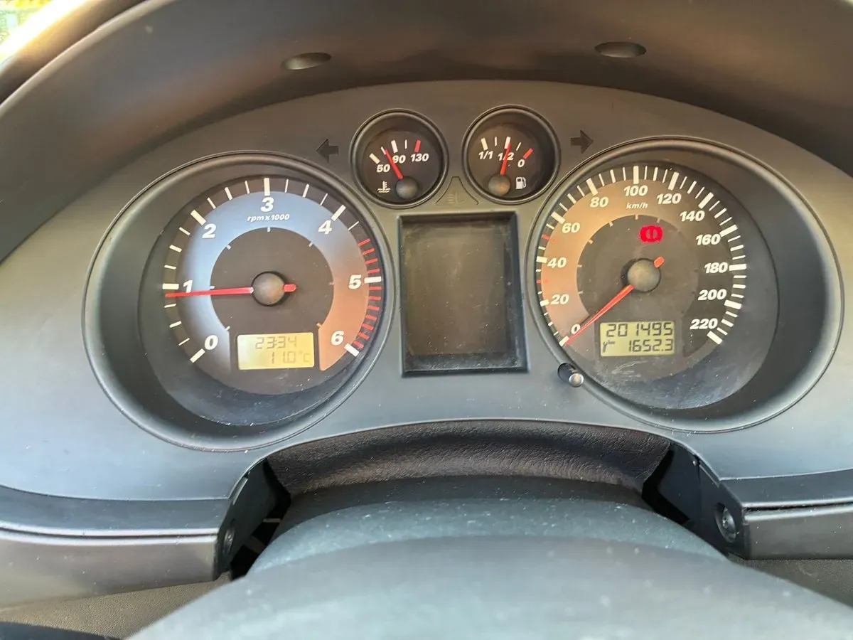 Seat Ibiza 2004 photo 3