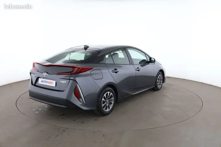 Toyota Prius 2019 photo 3