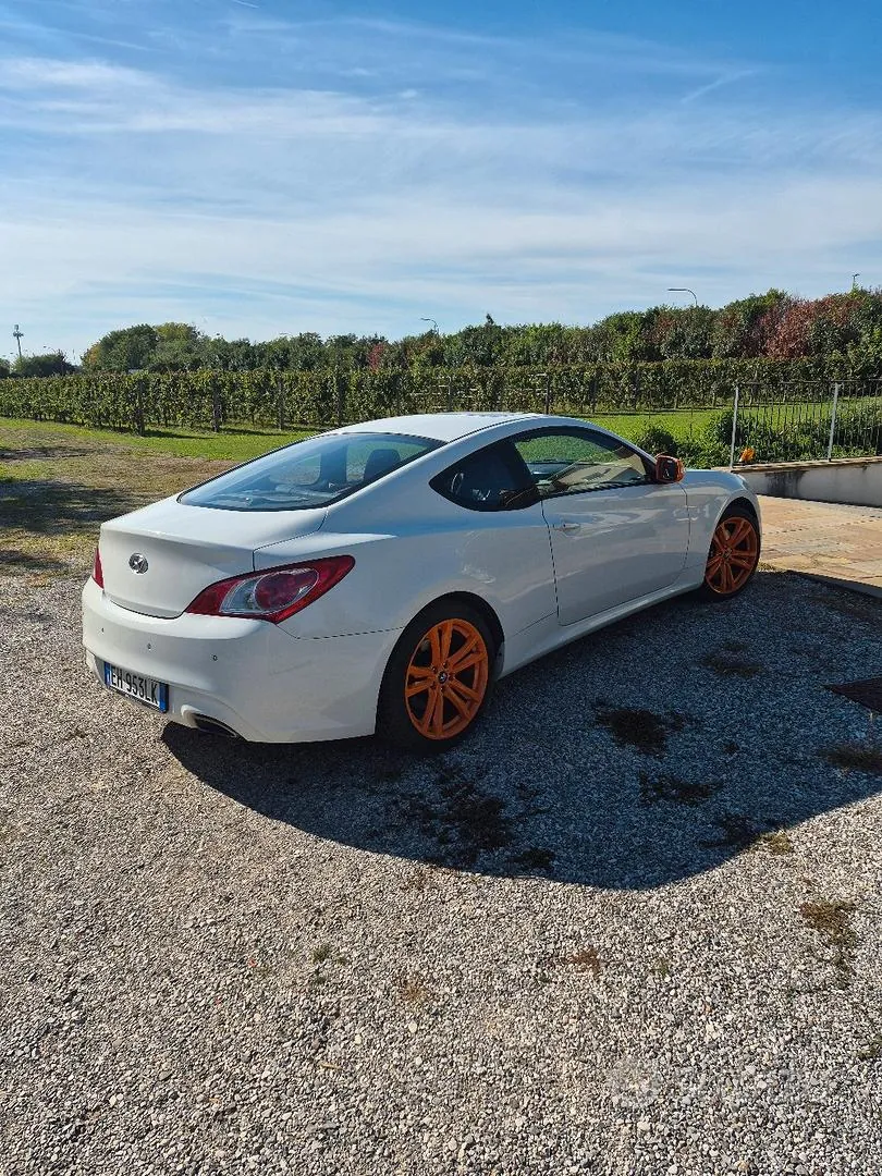 Hyundai Genesis Coupe 2011 photo 3