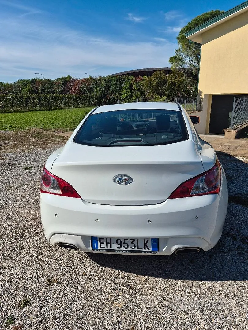 Hyundai Genesis Coupe 2011 photo 5