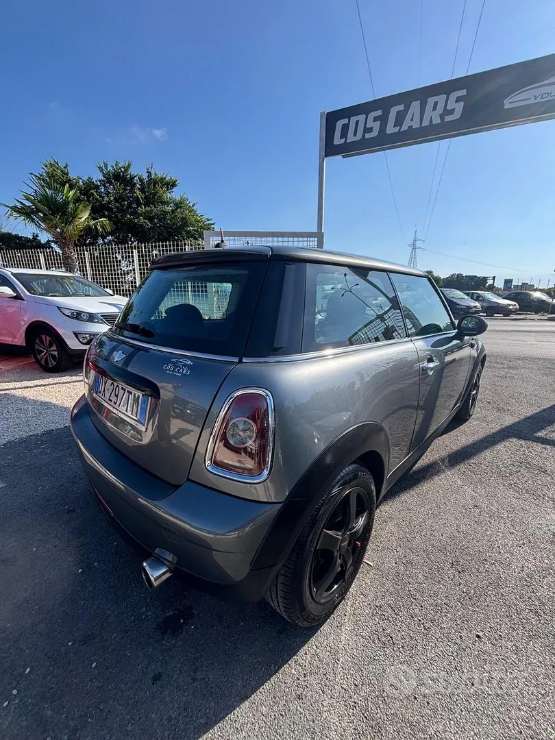 Mini One 2010 photo 4