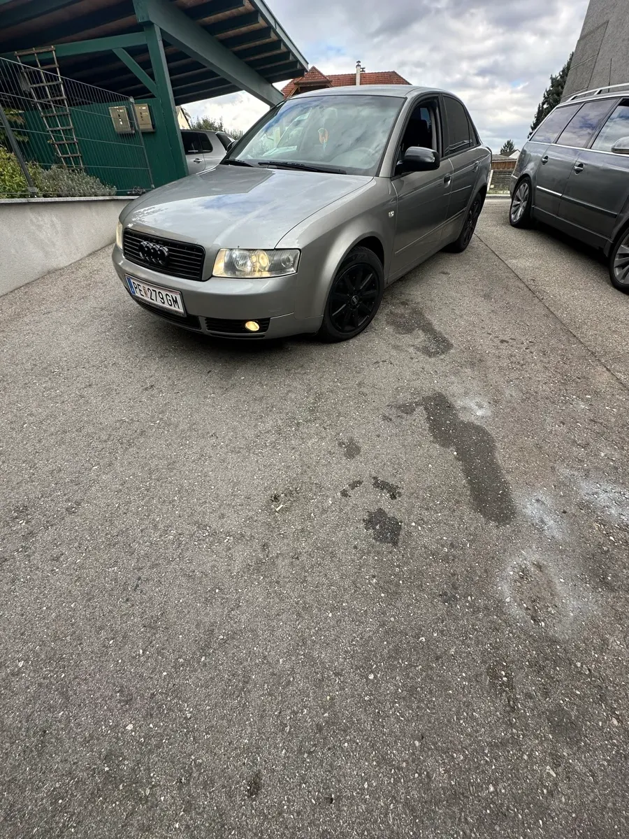 Audi A4 2002 photo 2