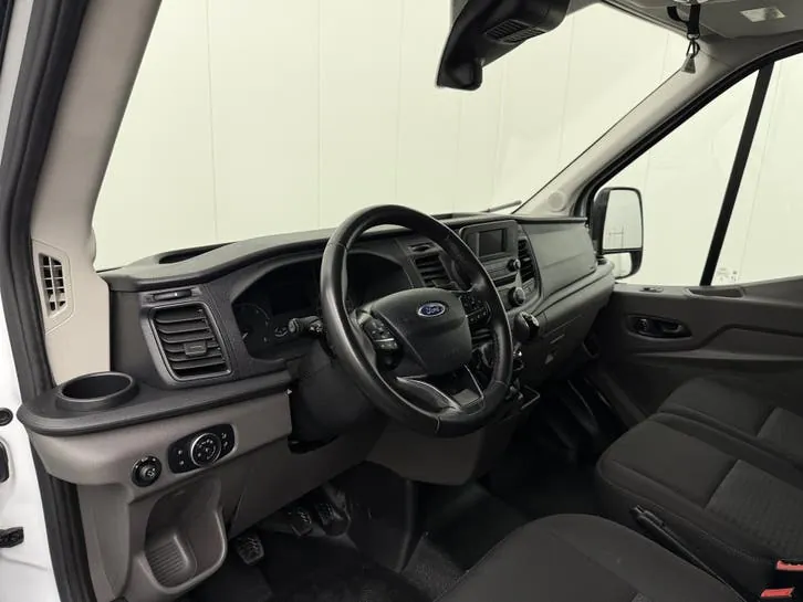 Ford Transit 2023 photo 3