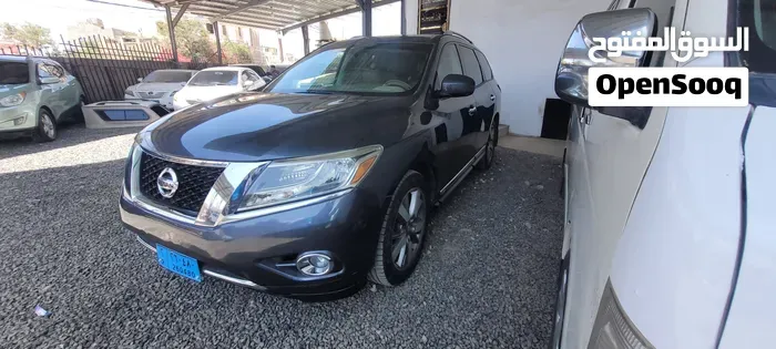 Nissan Pathfinder 2013 photo 2