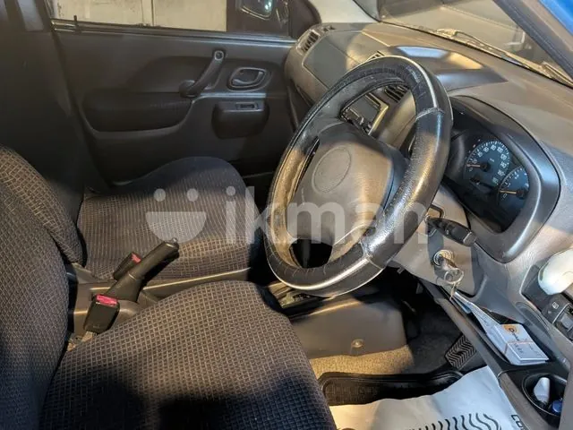 Suzuki Swift 2002 photo 2