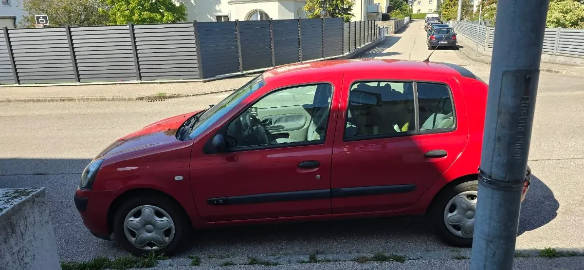 Renault Clio 2003 photo 2