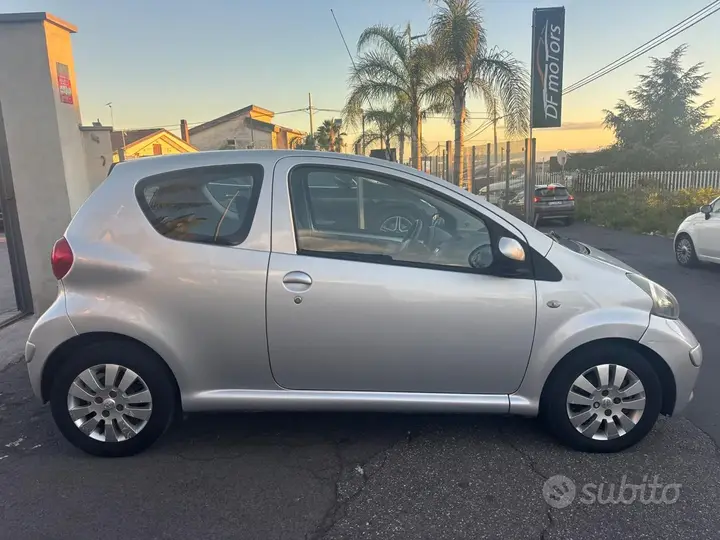 Toyota Aygo 2006 photo 3