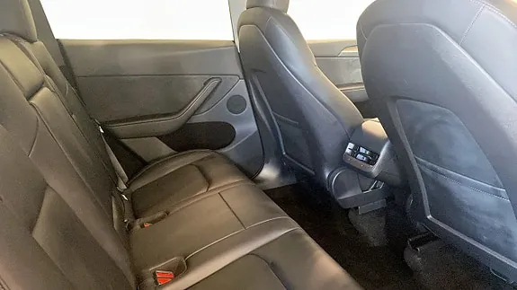 Tesla Model Y 2023 photo 5