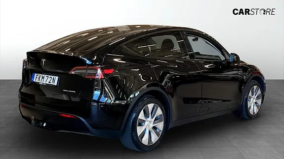 Tesla Model Y 2023 photo 2