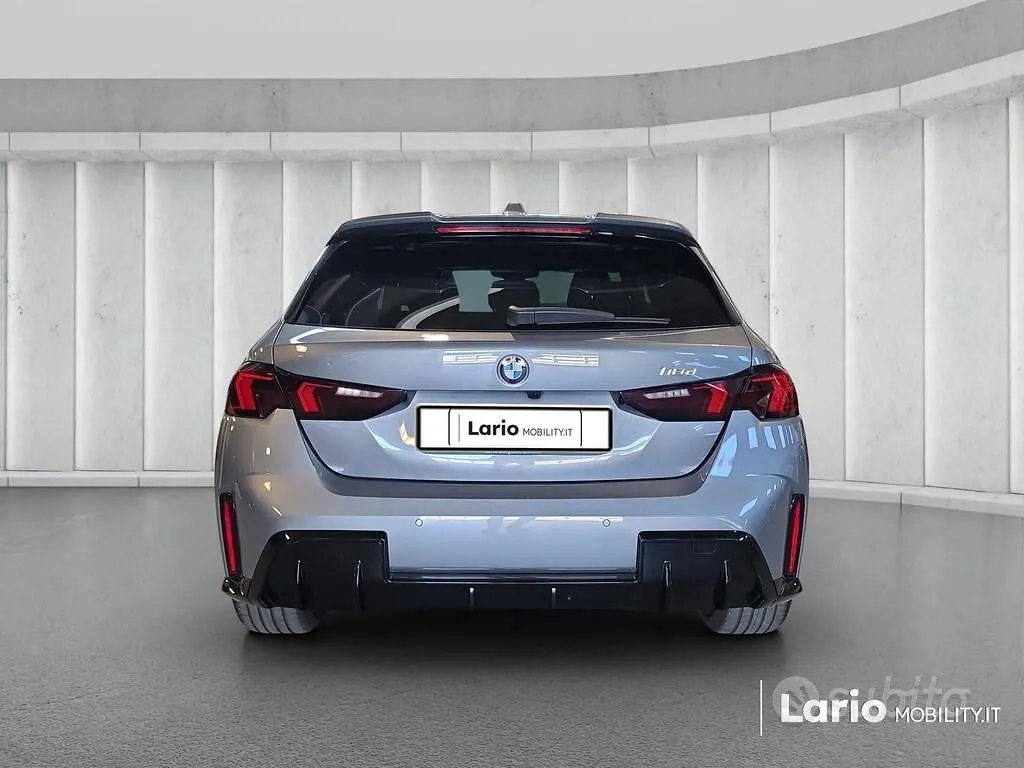 BMW 1 Series 2025 photo 4