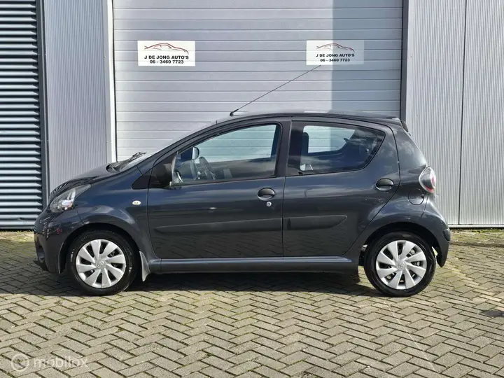 Toyota Aygo 2013 photo 2