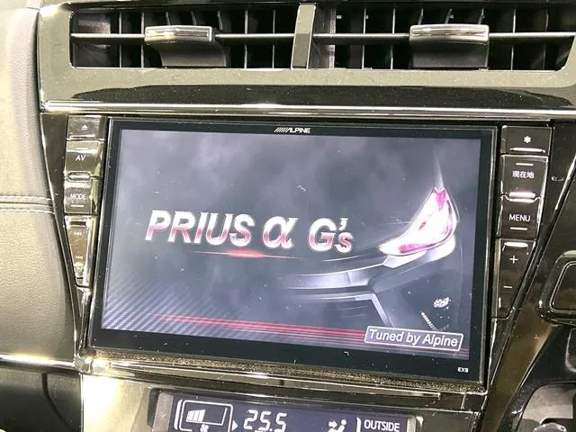 Toyota Priusα 2015 photo 2