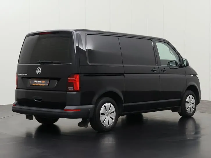 Volkswagen Transporter 2022 photo 2